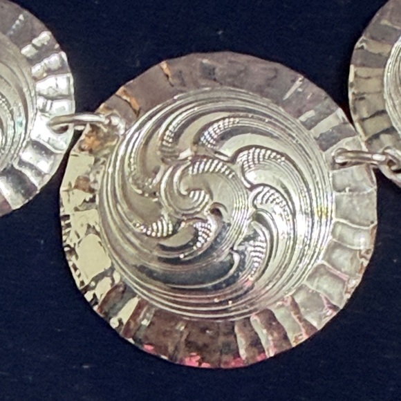 Montana Silversmiths, Sundance Conchos Necklace - Picture 8 of 11